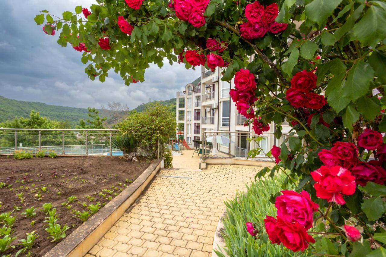 Апартамент Славея Kavarna Extérieur photo